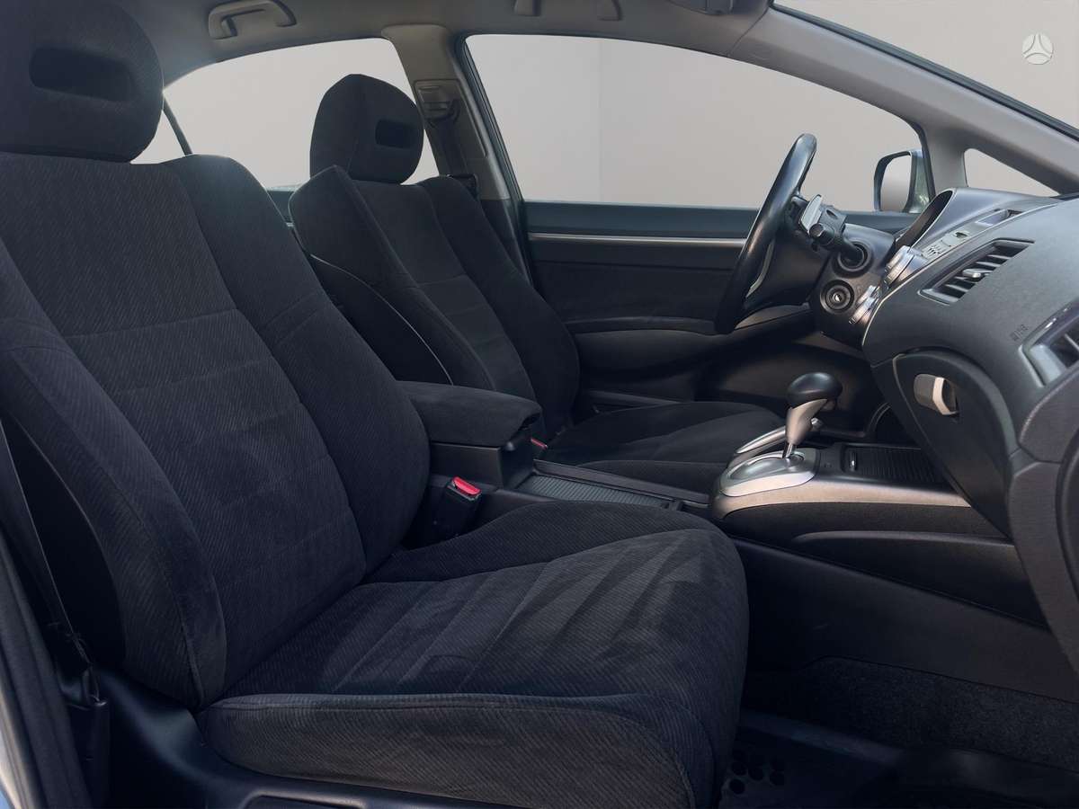 Honda Civic, 1.8 l., hatchback