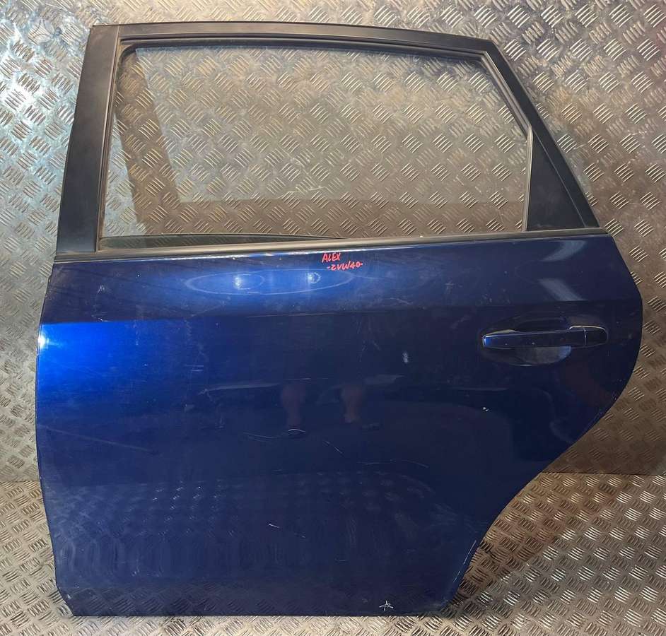 Toyota Prius+ детали кузова