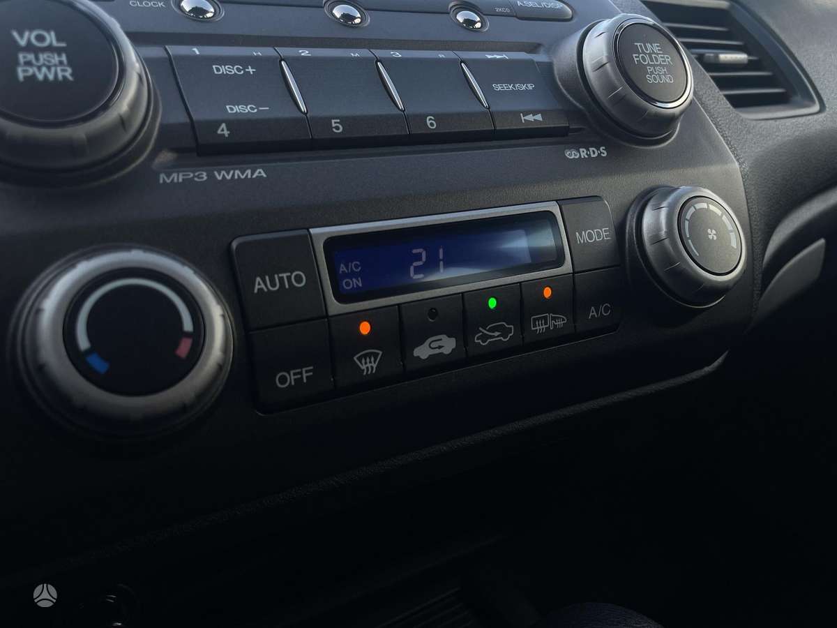 Honda Civic, 1.8 l., hatchback