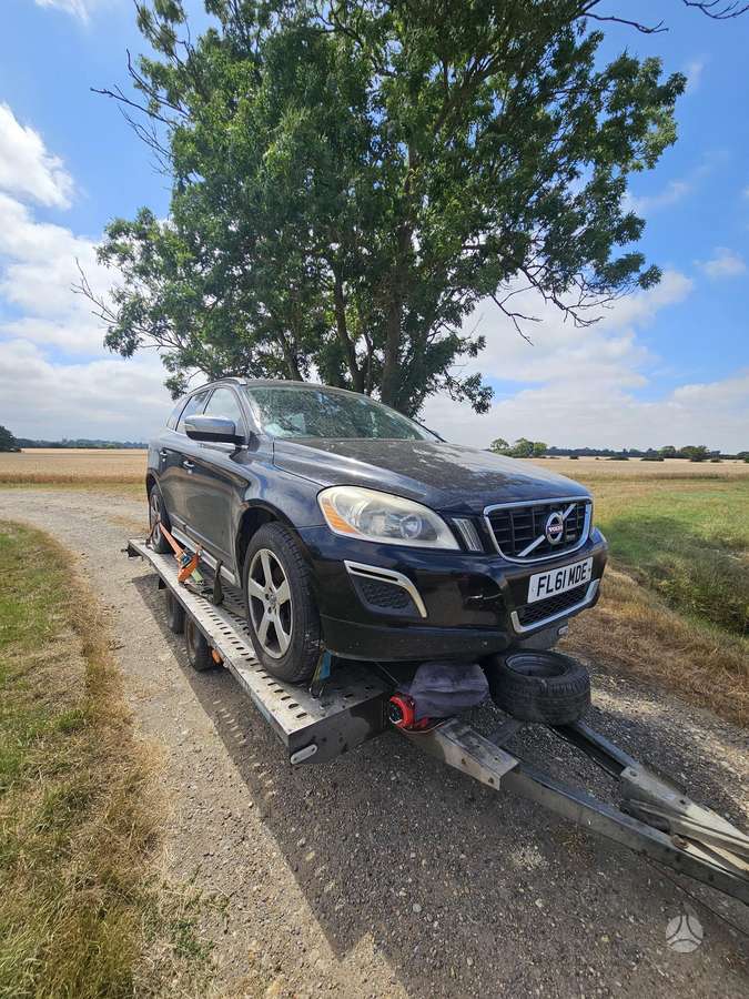 Volvo XC60 kėbulo dalys