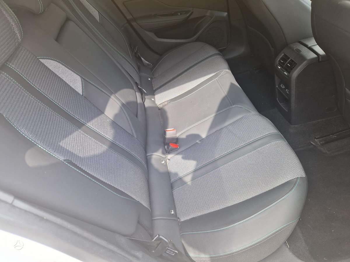 Peugeot 308 - 8