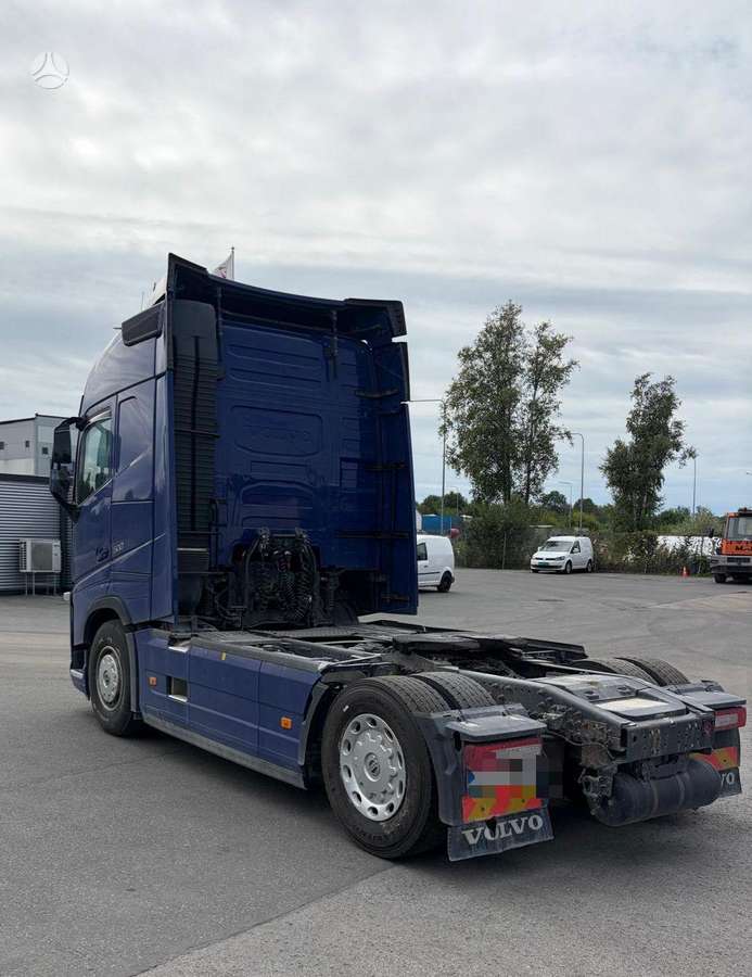 Volvo FH13 500 2 tank, double sleeper