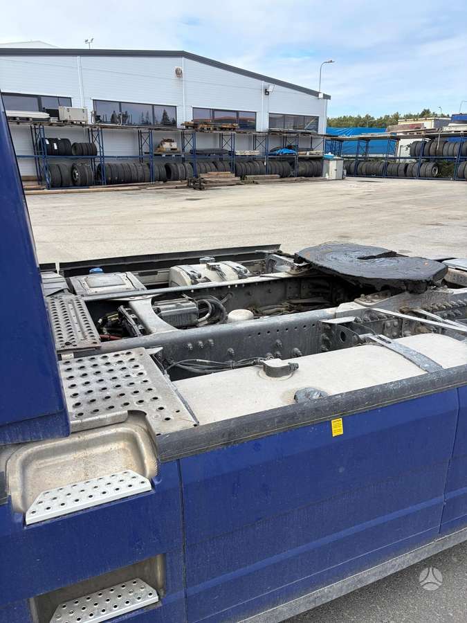Volvo FH13 500 2 tank, double sleeper