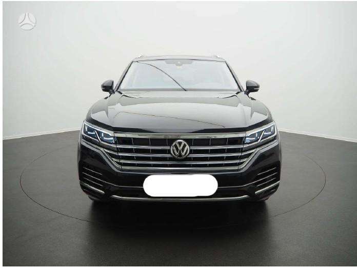 Volkswagen Touareg - 1
