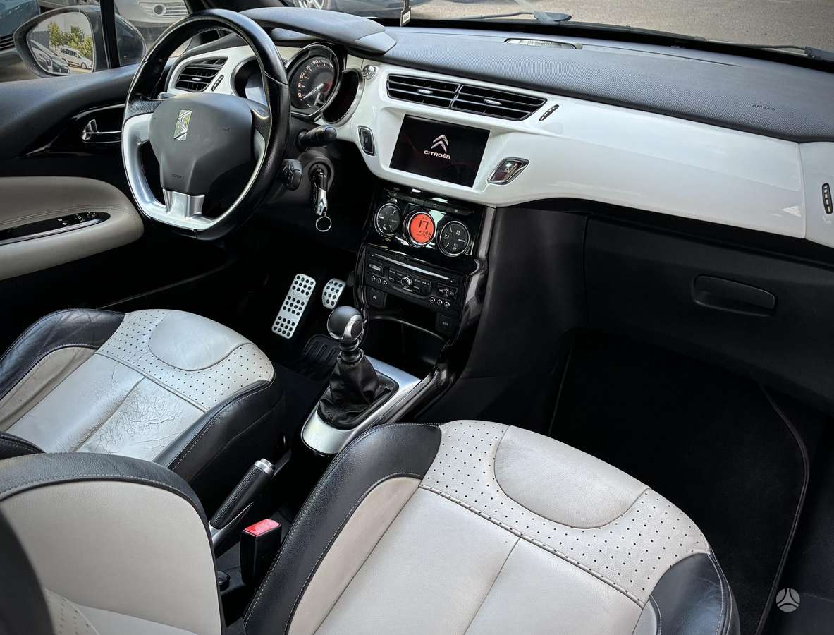 Citroen DS3, 1.6 l., hatchback