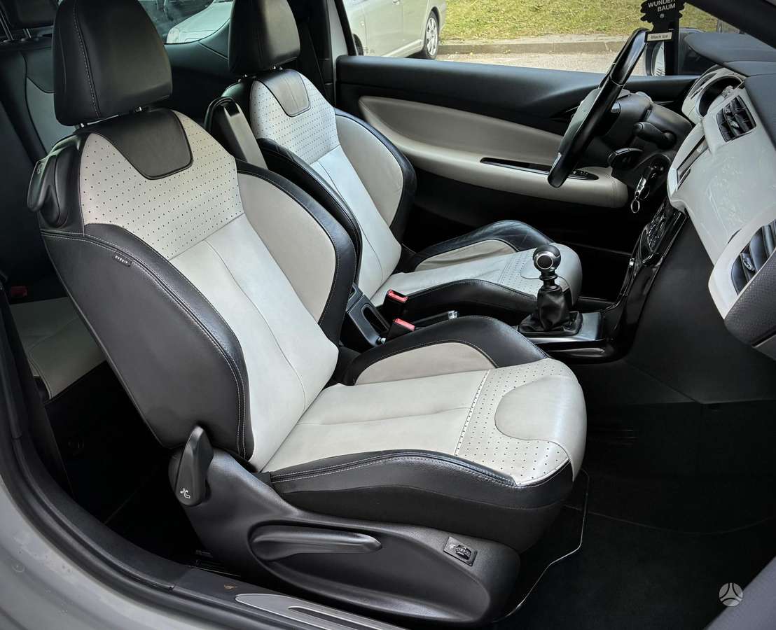 Citroen DS3, 1.6 l., Хэтчбек