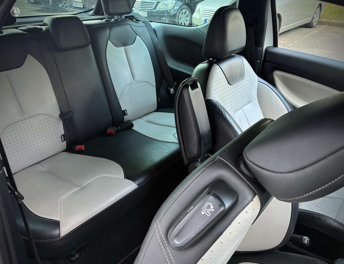 Citroen DS3, 1.6 l., Хэтчбек