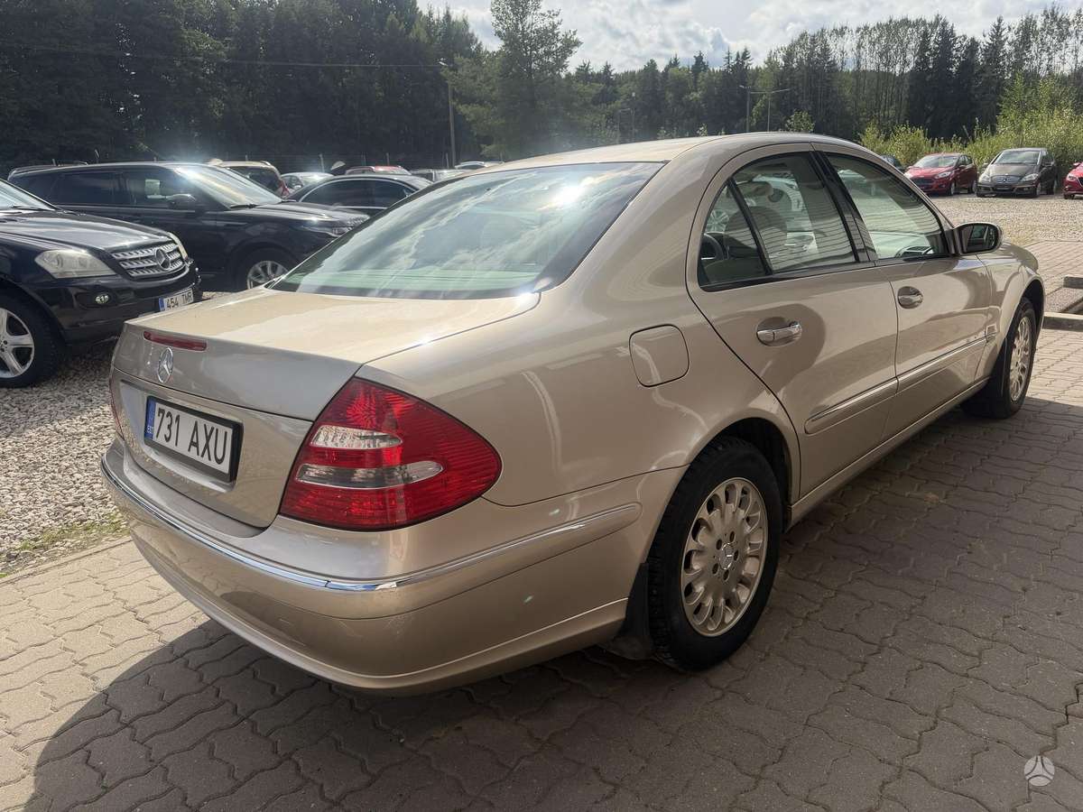 Mercedes-Benz E240, 2.6 l., Седан