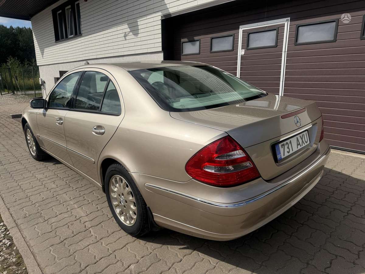 Mercedes-Benz E240, 2.6 l., Седан