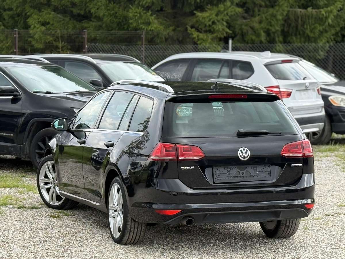Volkswagen Golf - 4