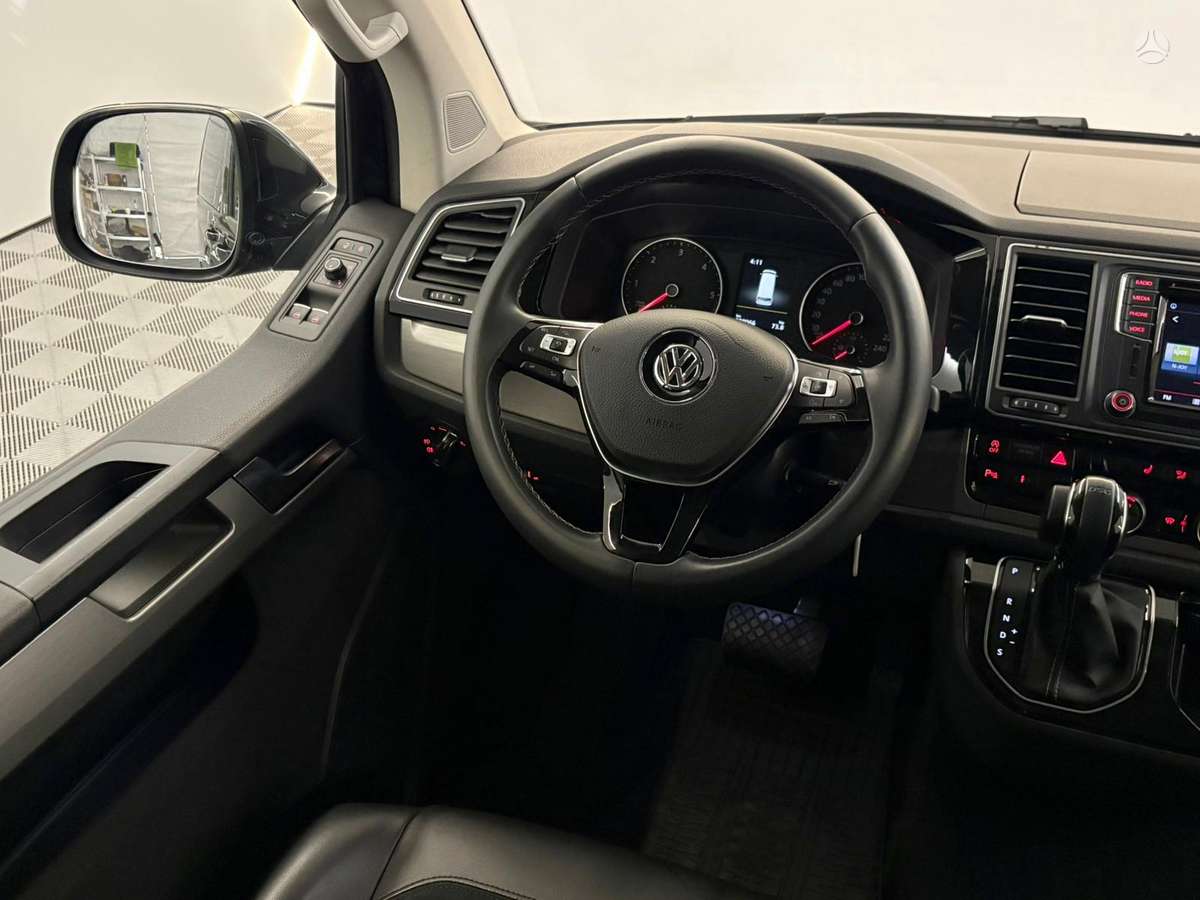 Volkswagen Multivan, 2.0 l., Минивэн