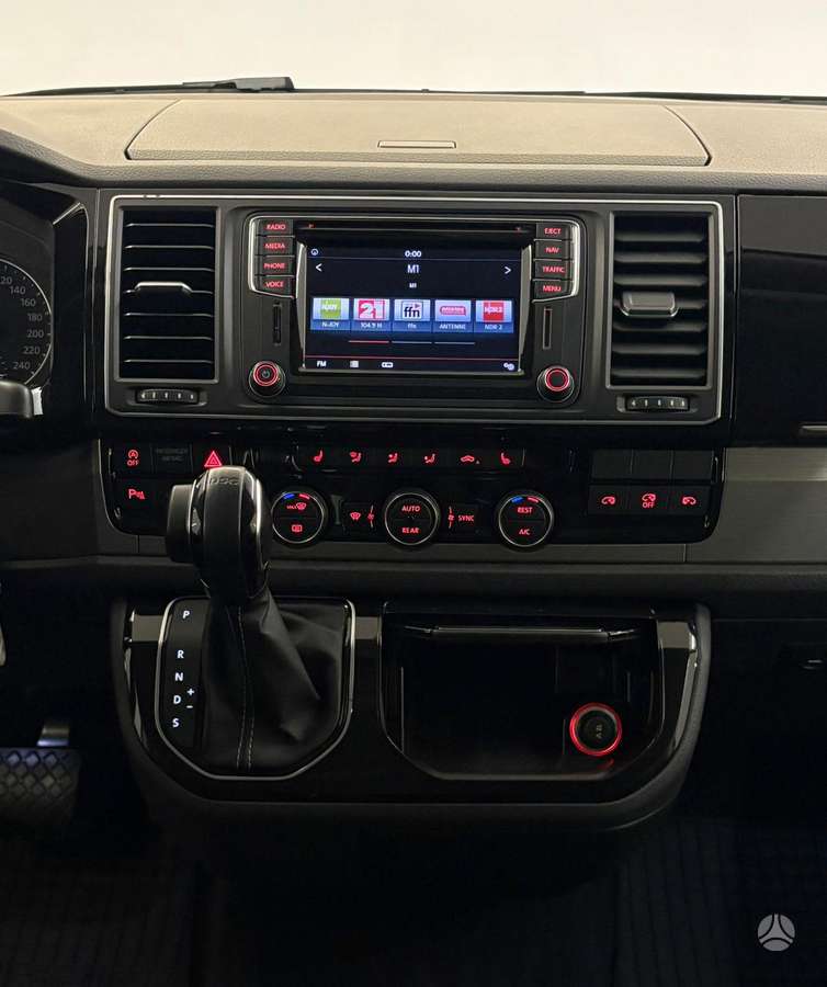 Volkswagen Multivan, 2.0 l., Минивэн