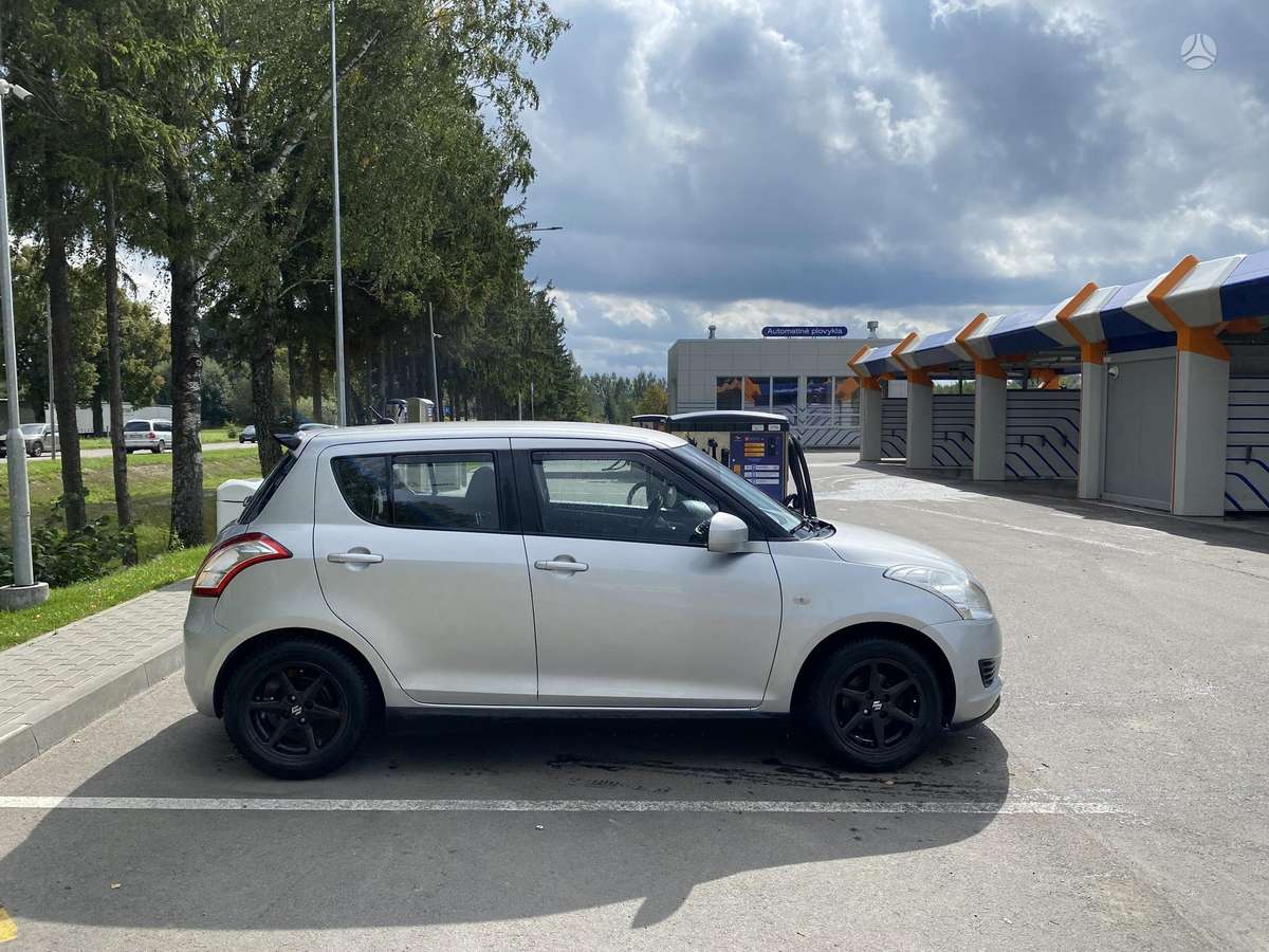 Suzuki Swift - 4