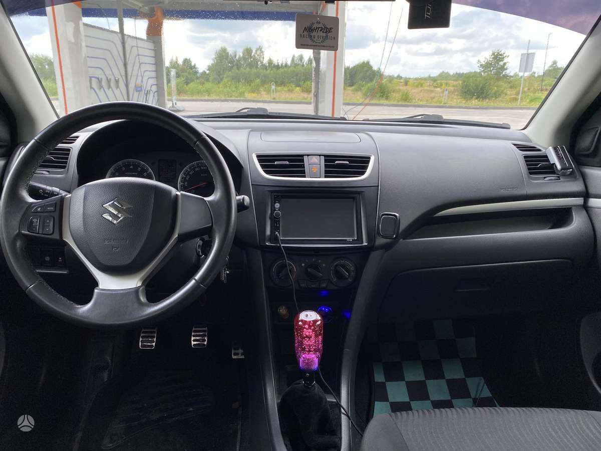 Suzuki Swift - 12