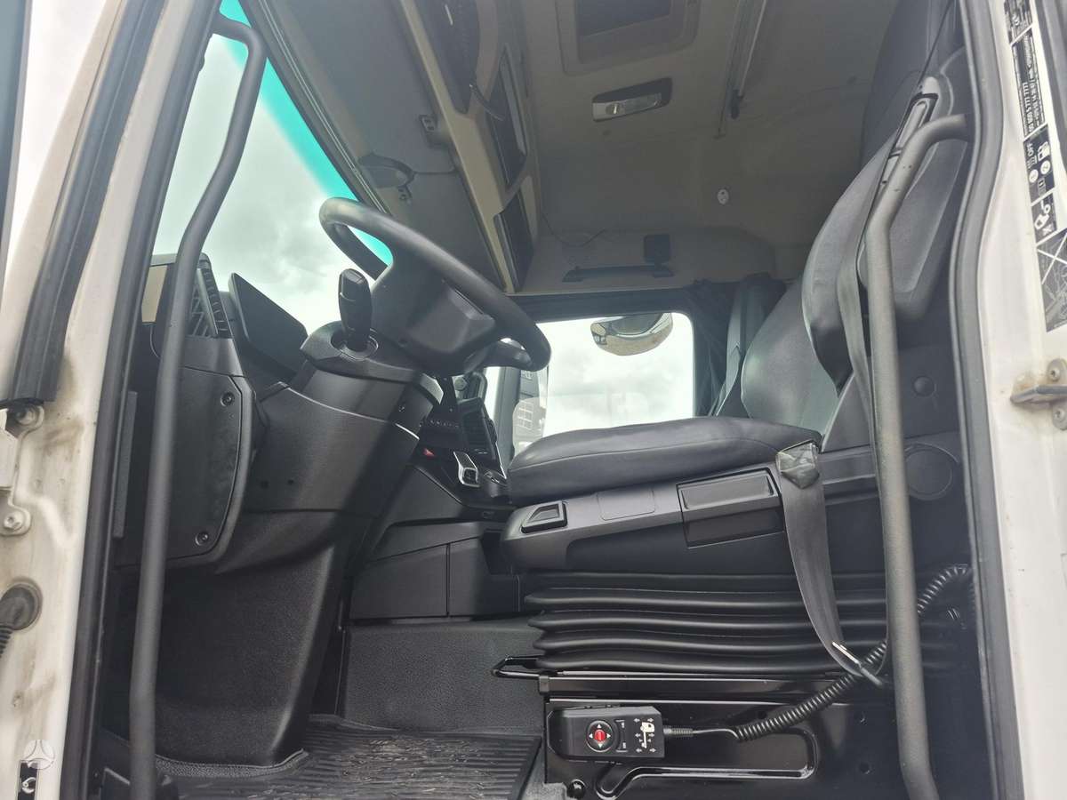 Mercedes-Benz Actros 1848, single sleeper