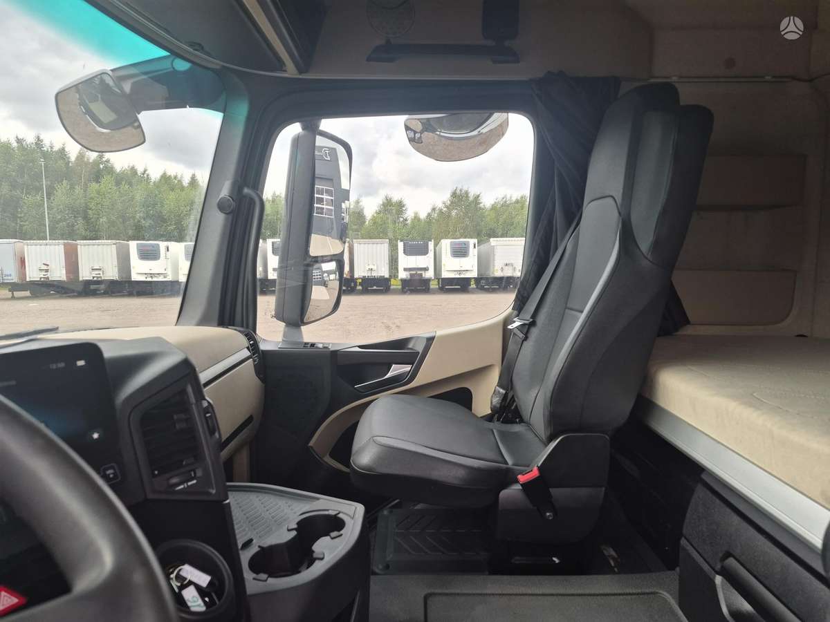 Mercedes-Benz Actros 1848, single sleeper