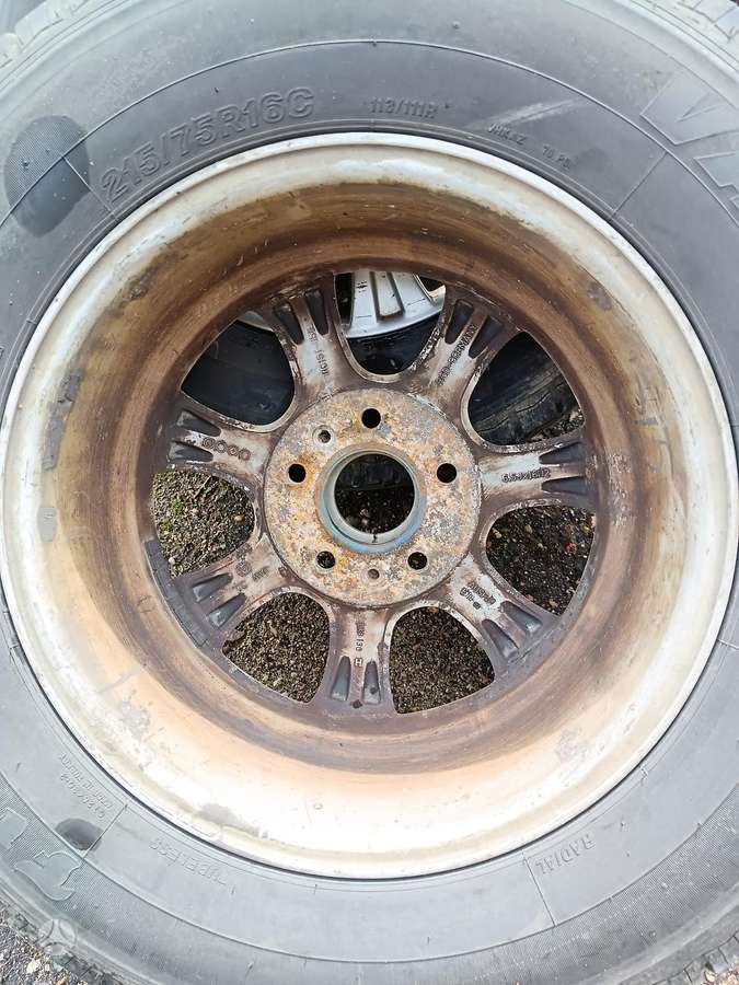 Firestone, all-season 215/75 R16