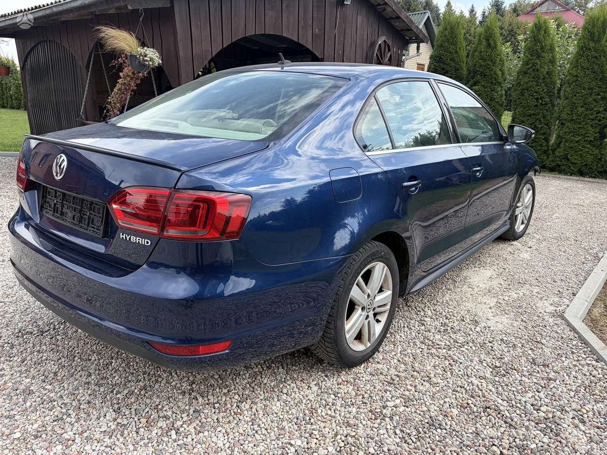 Volkswagen Jetta - 5