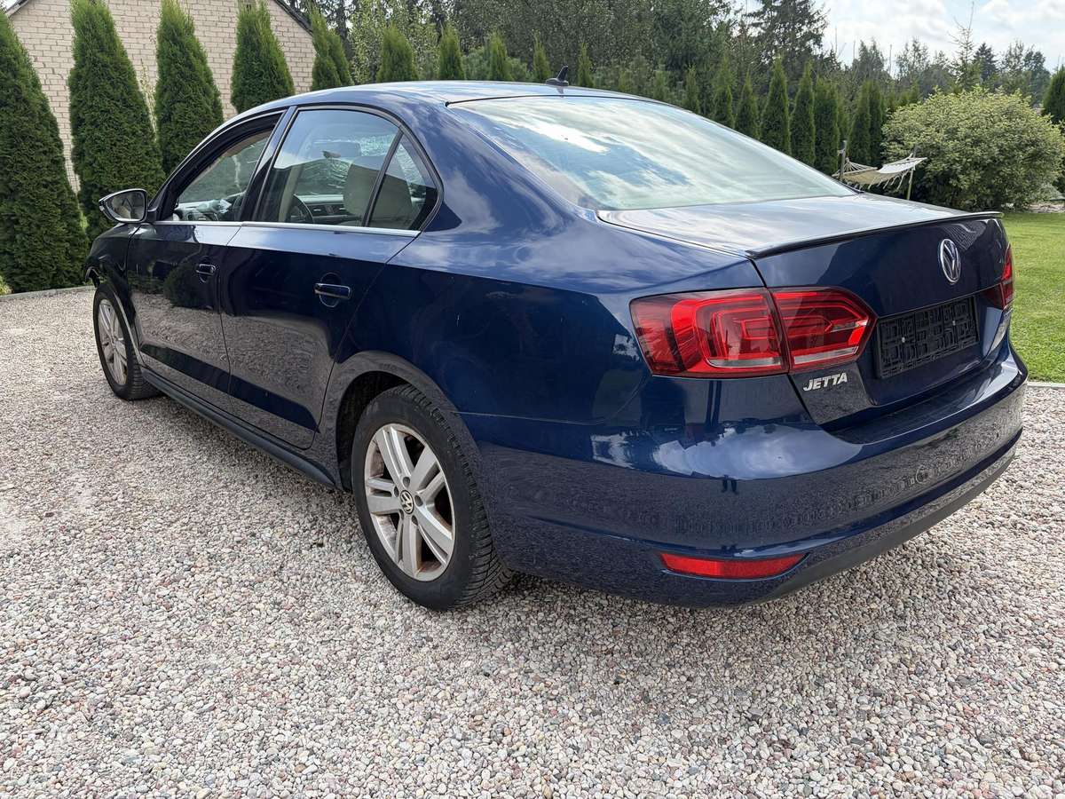 Volkswagen Jetta - 6