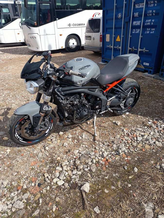 Triumph Speed Triple 1050cc, street / classic