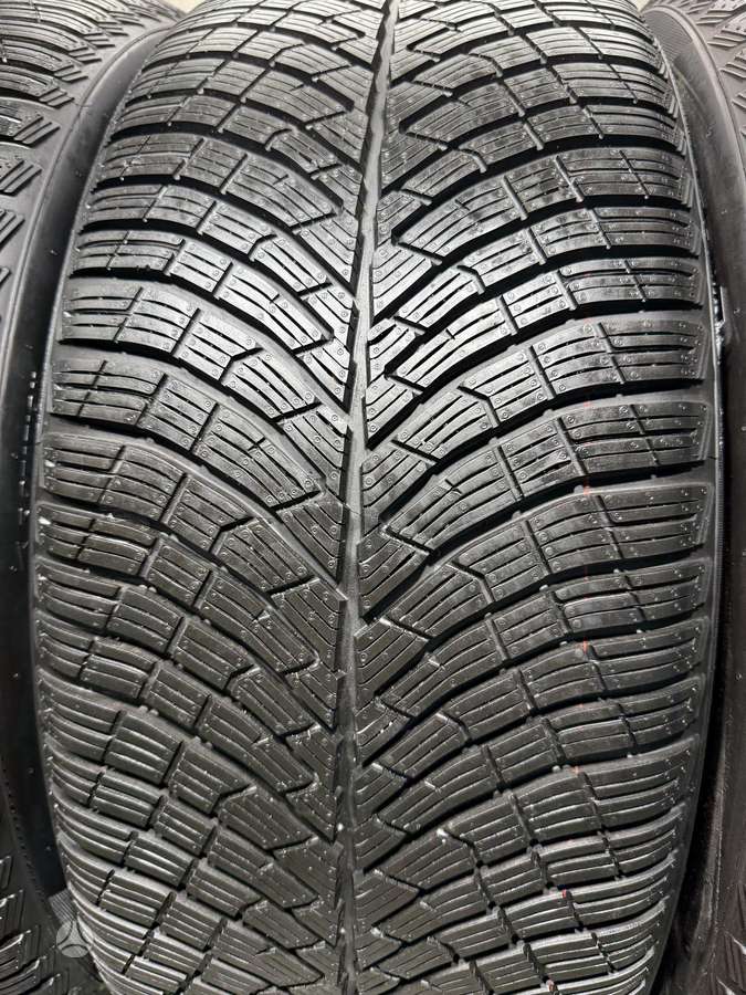 Pirelli PZero winter2/2025m, winter 255/45 R20