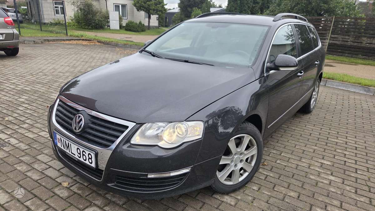 Volkswagen Passat - 1