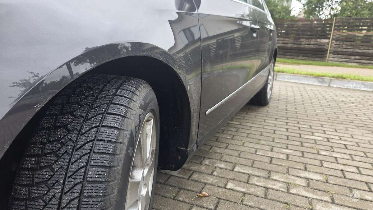 Volkswagen Passat - 4