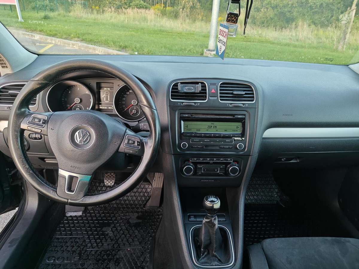 Volkswagen Golf - 9