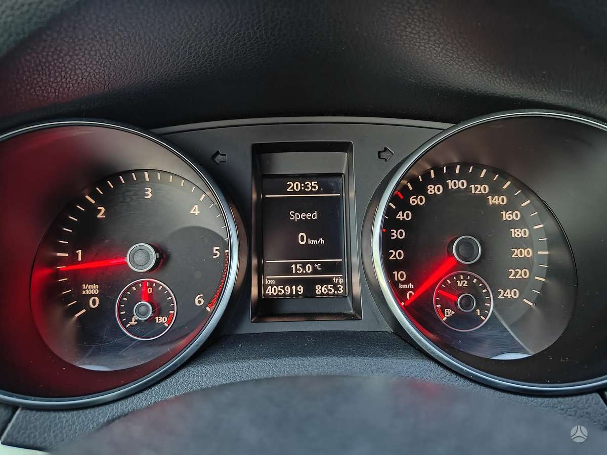 Volkswagen Golf - 10