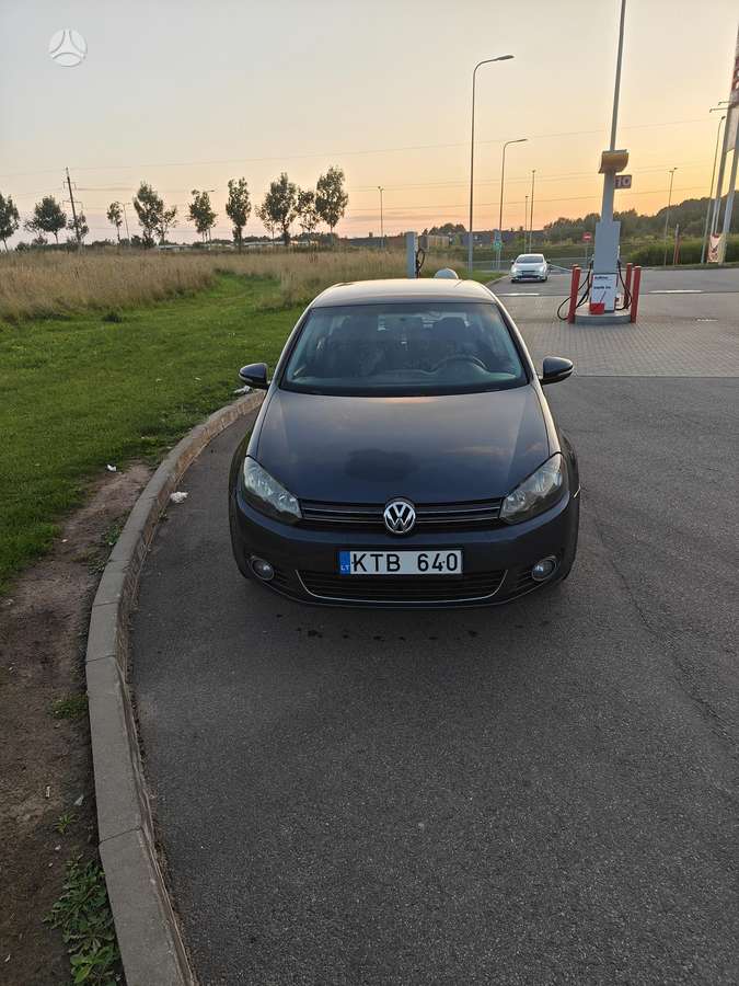 Volkswagen Golf - 2