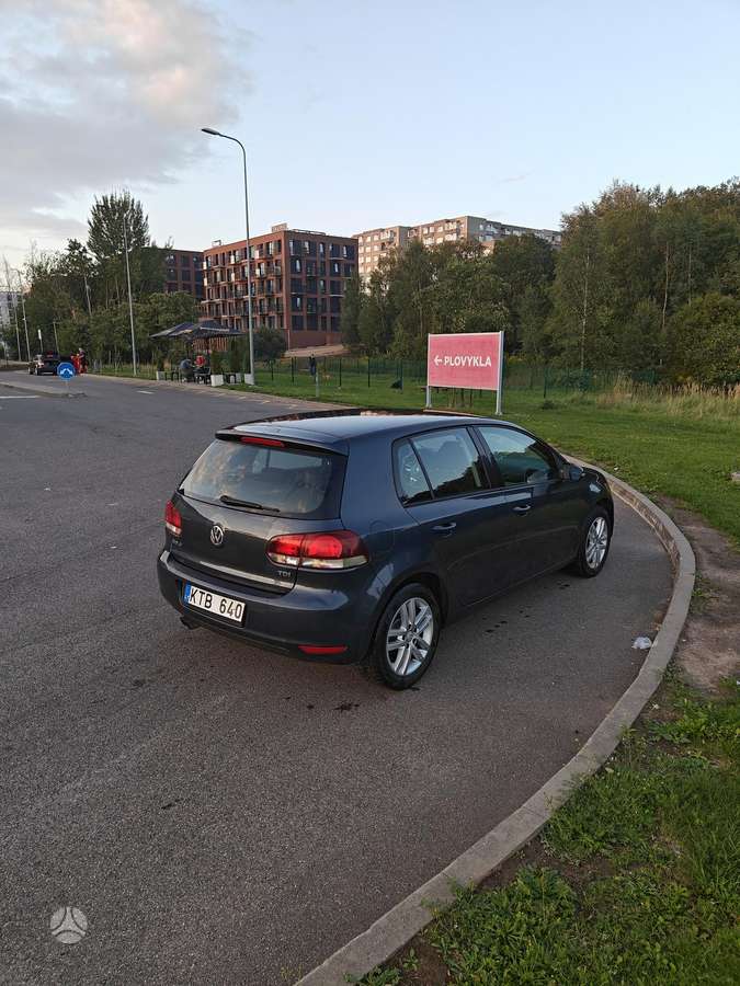 Volkswagen Golf - 4