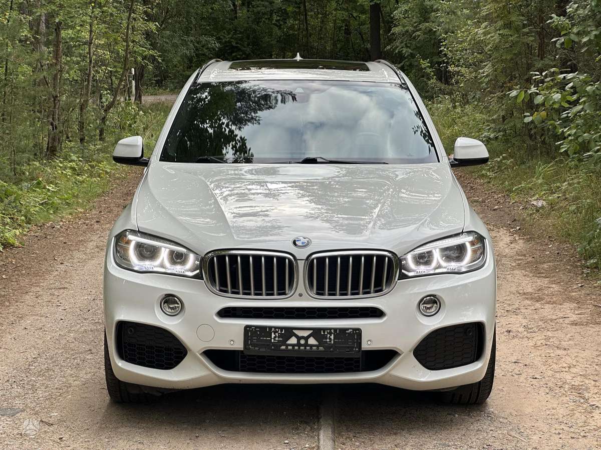 BMW X5, 4.4 l., off-road / crossover
