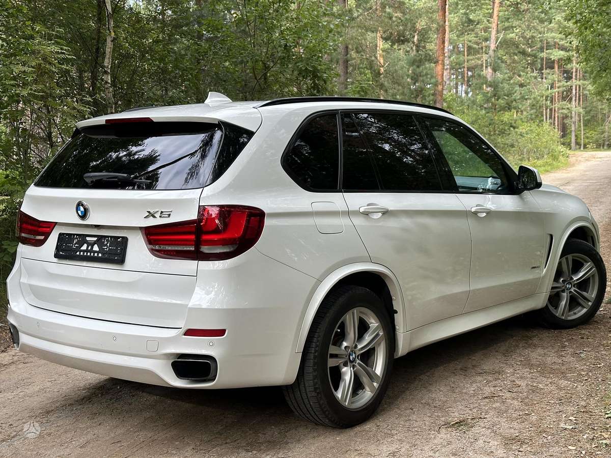 BMW X5, 4.4 l., off-road / crossover