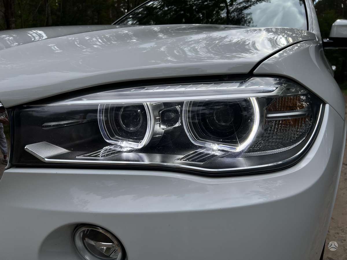BMW X5, 4.4 l., off-road / crossover