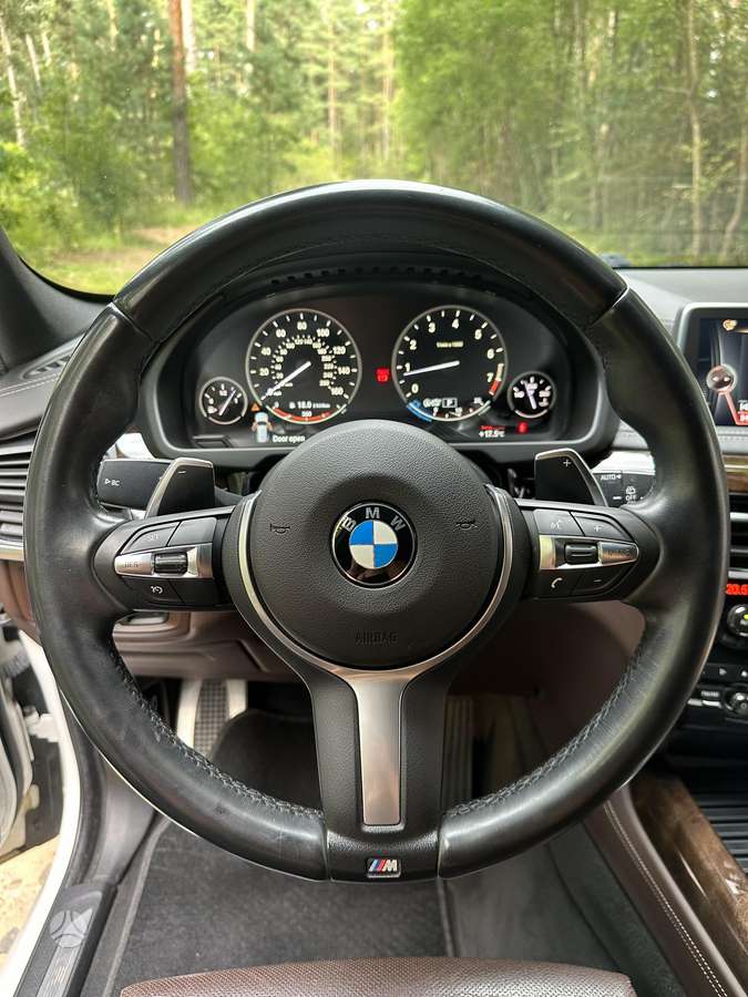 BMW X5, 4.4 l., off-road / crossover