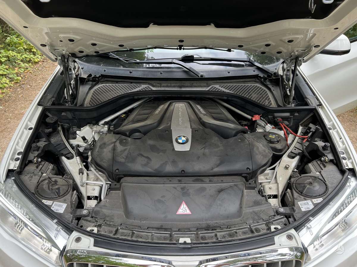 BMW X5, 4.4 l., off-road / crossover