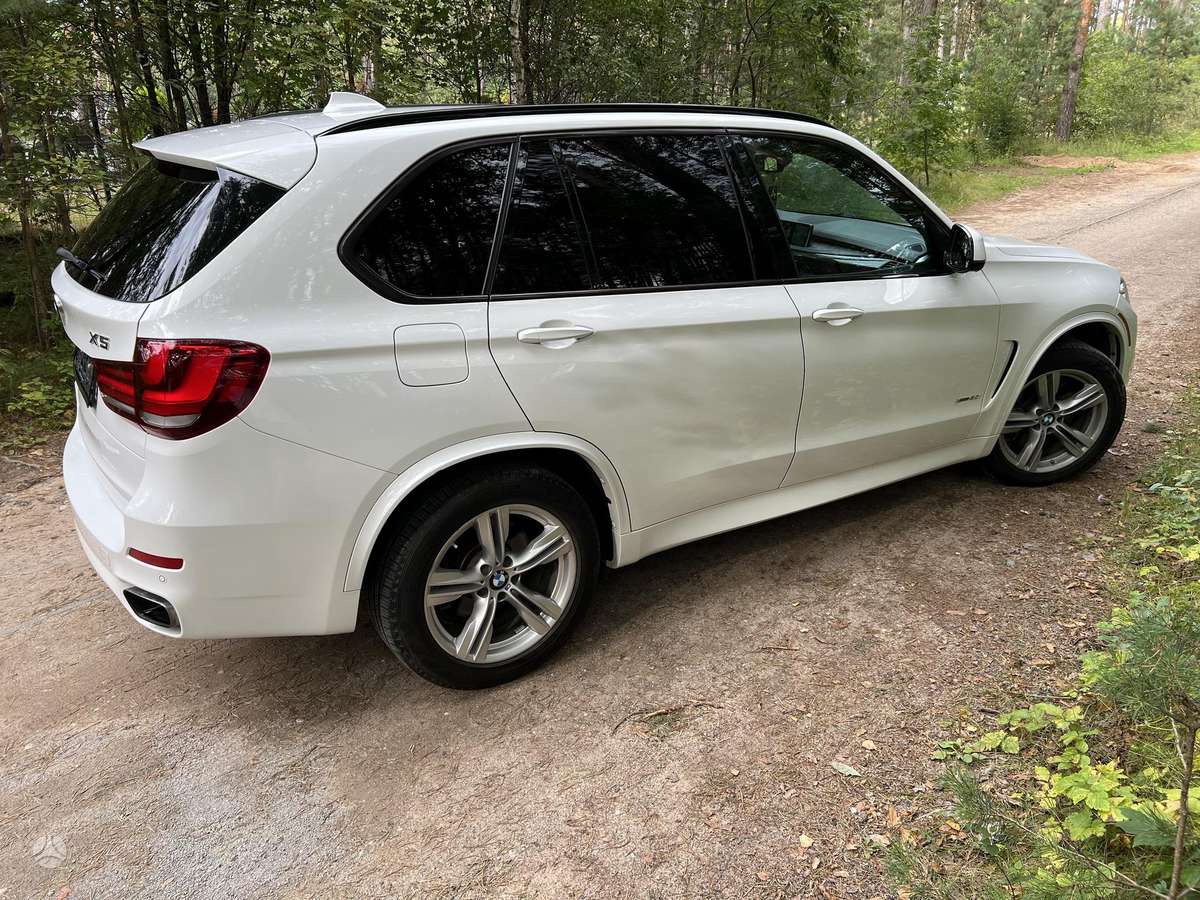 BMW X5, 4.4 l., off-road / crossover