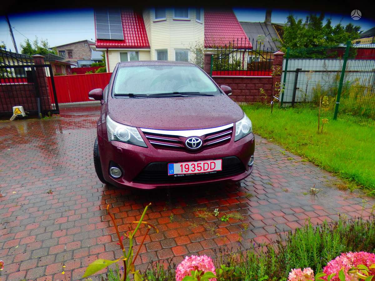 Toyota Avensis - 8