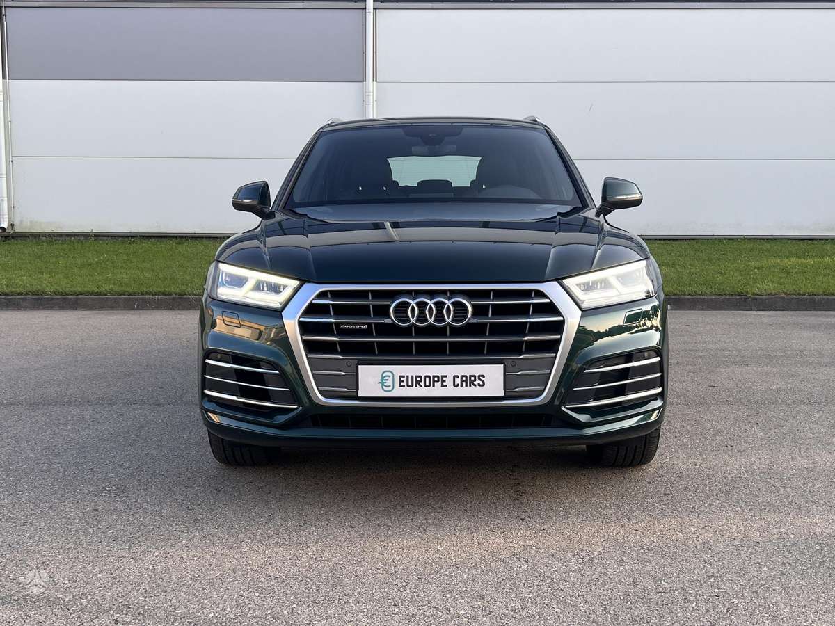 Audi Q5, 2.0 l., off-road / crossover