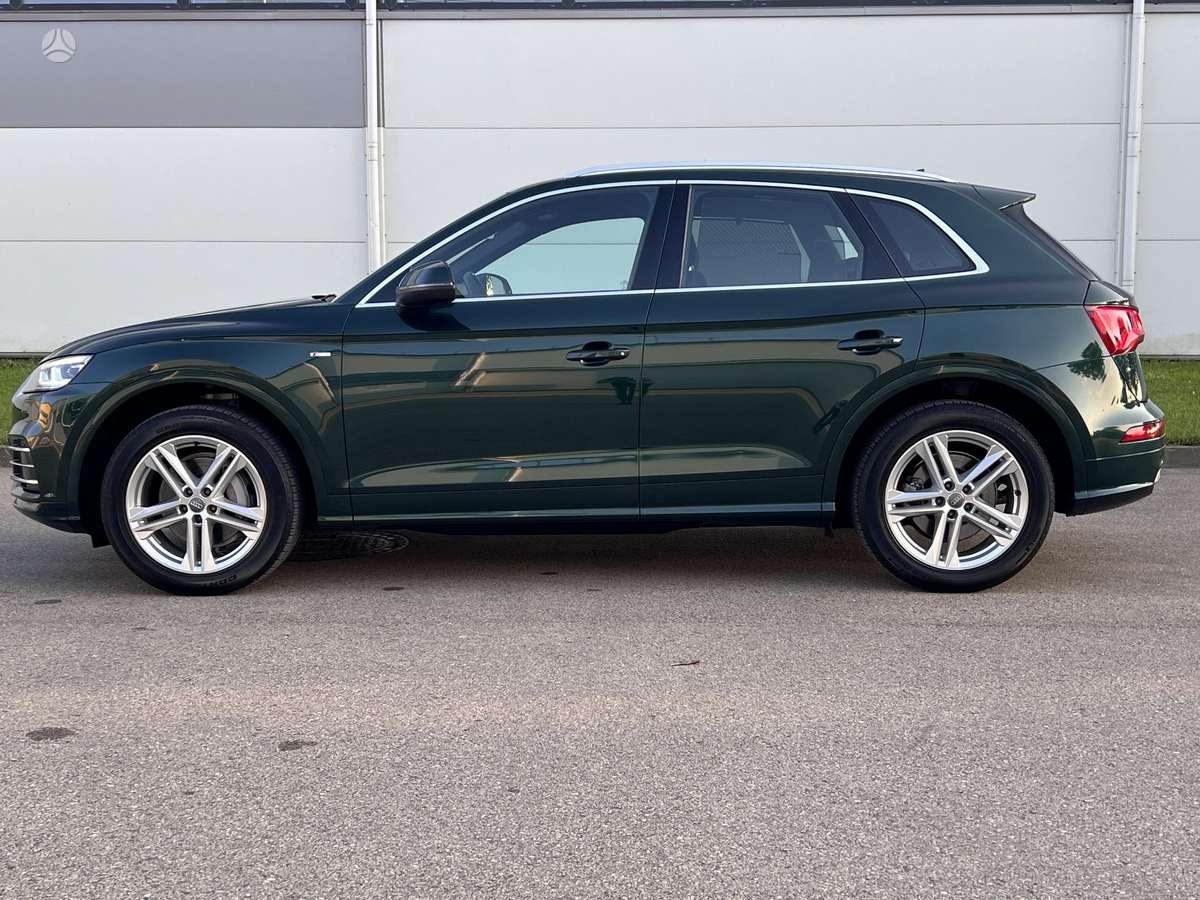 Audi Q5, 2.0 l., off-road / crossover