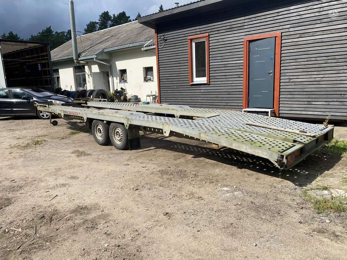 Tauras, auto transporter