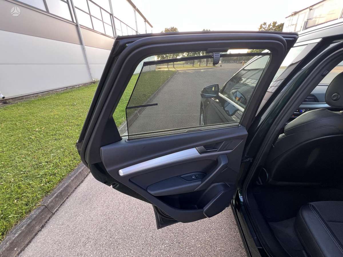 Audi Q5, 2.0 l., off-road / crossover