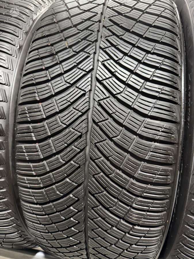 Pirelli PZero winter2/2025m, žieminės 255/45 R20