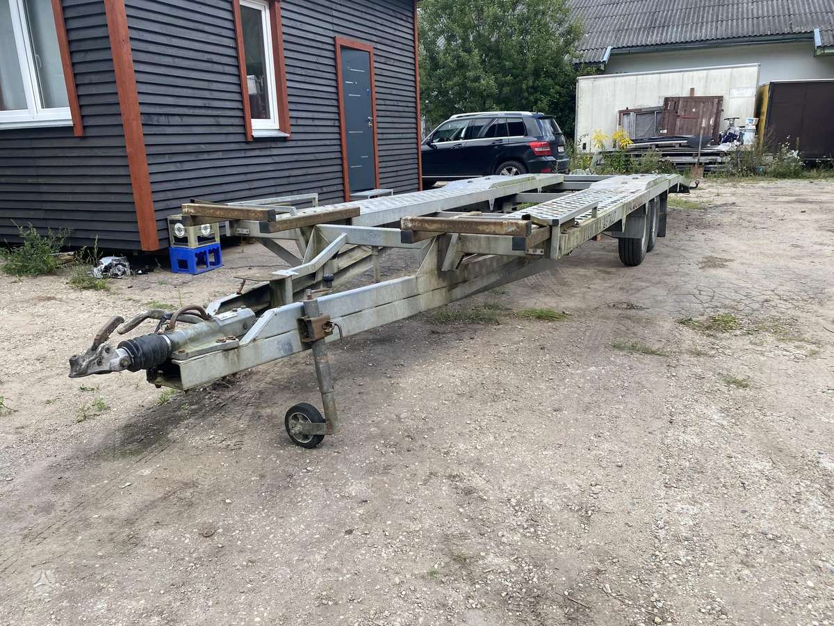 Tauras, auto transporter