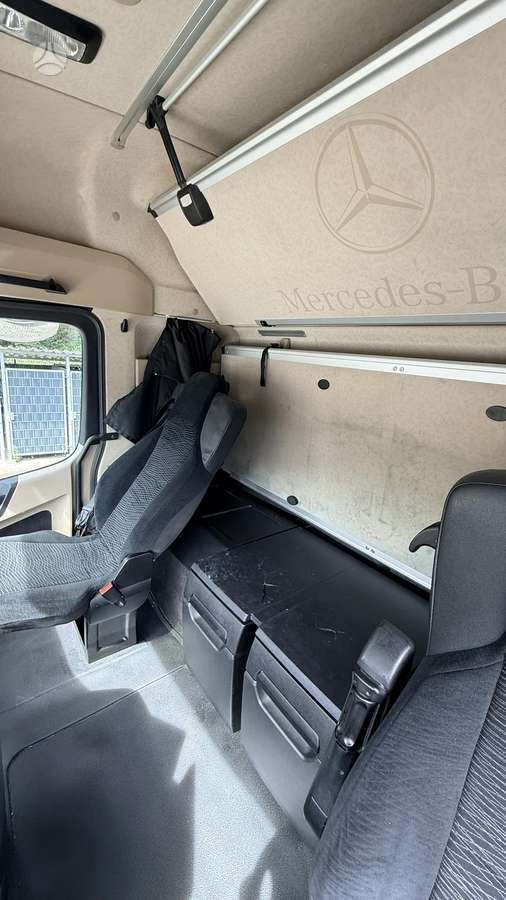 Mercedes-Benz Actros, double sleeper