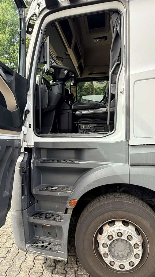 Mercedes-Benz Actros, double sleeper