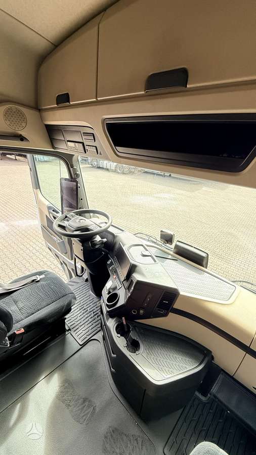 Mercedes-Benz Actros, double sleeper