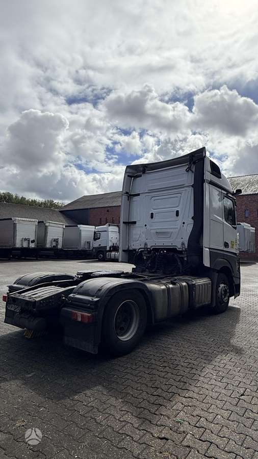 Mercedes-Benz Actros, double sleeper
