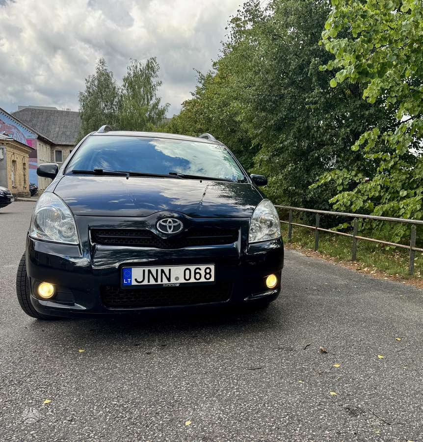 Toyota Corolla Verso - 3