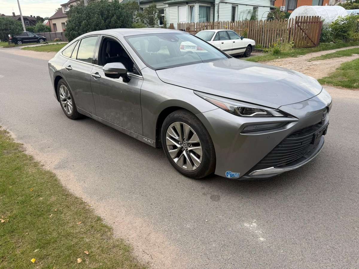 Toyota Mirai - 1